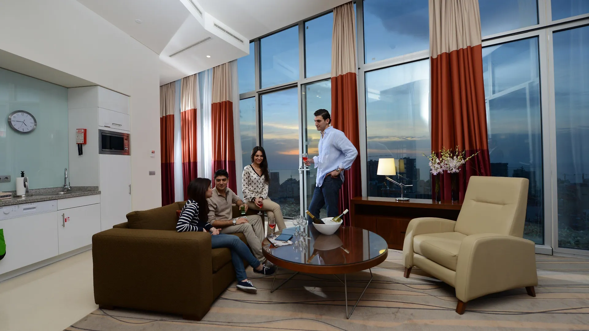 Staybridge Suites Beirut By Ihg 5*,  Libanon