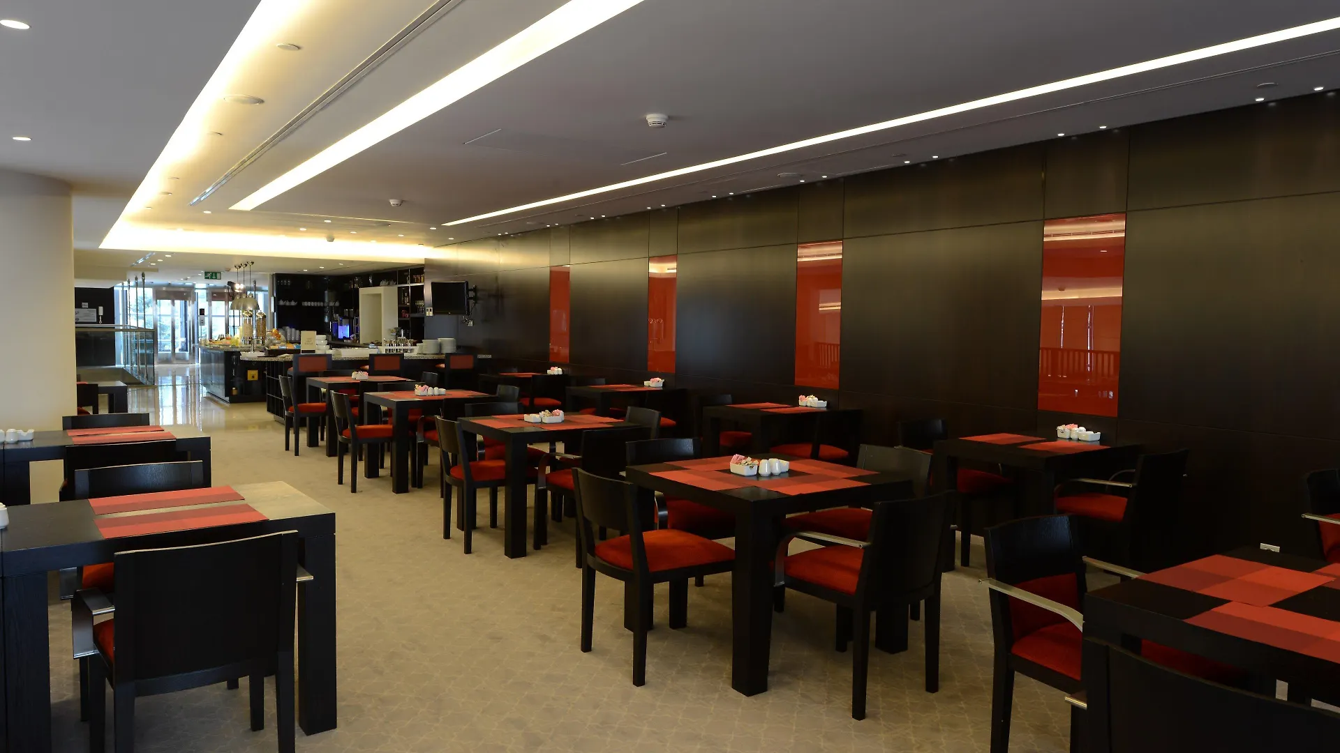 أجنحة وشقق ستاي بريدج - بيروت 5*,